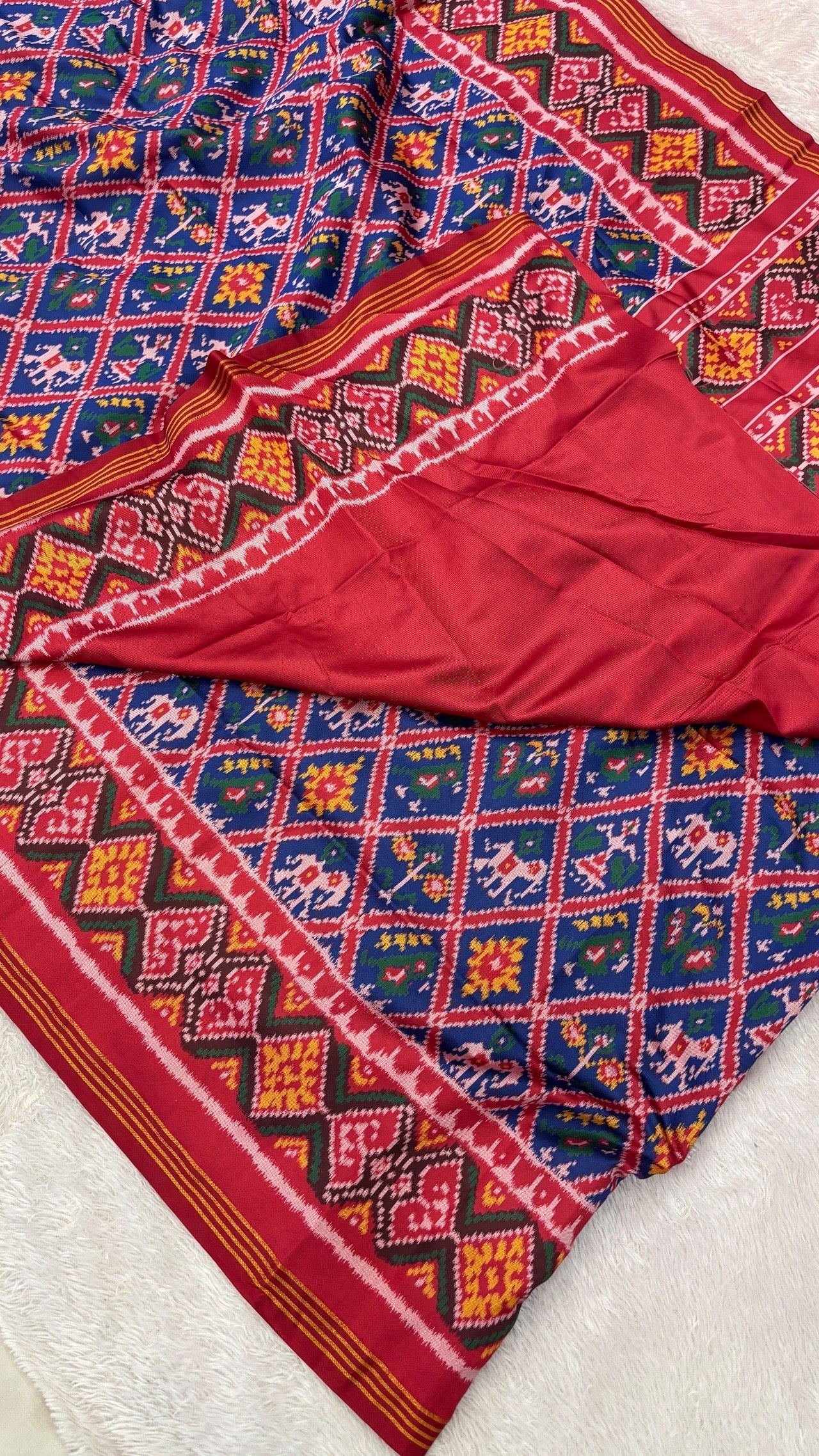 Semi Ikkat Patola Saree with Beautiful Tussle