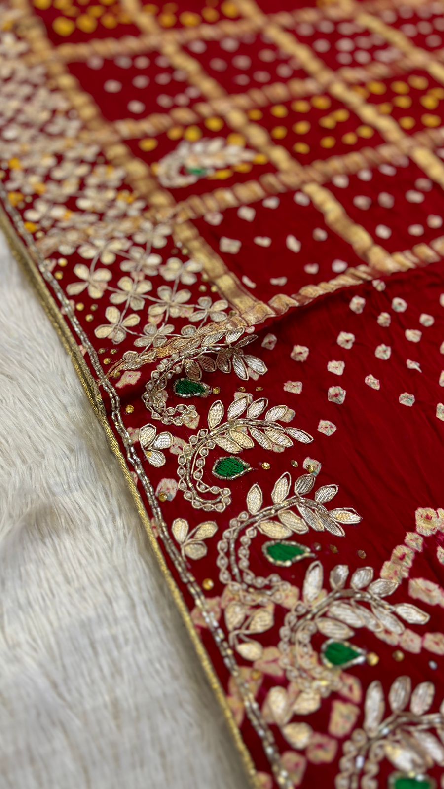 Pure Gaji Silk, Gottapati Handwork Gharchola Saree : Red