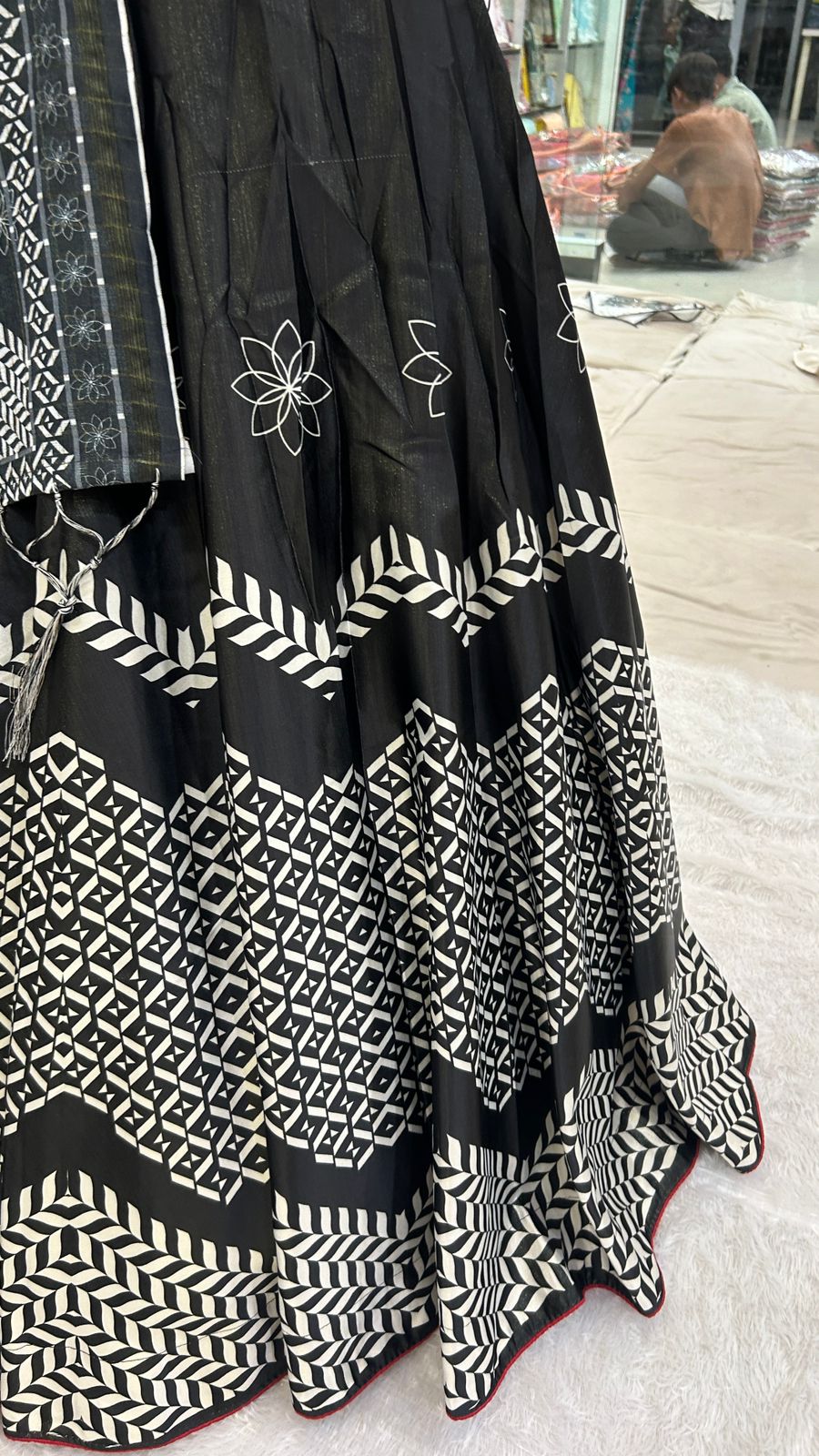 Everbloom Lehariya, 7 Meter Flare Lehanga Choli