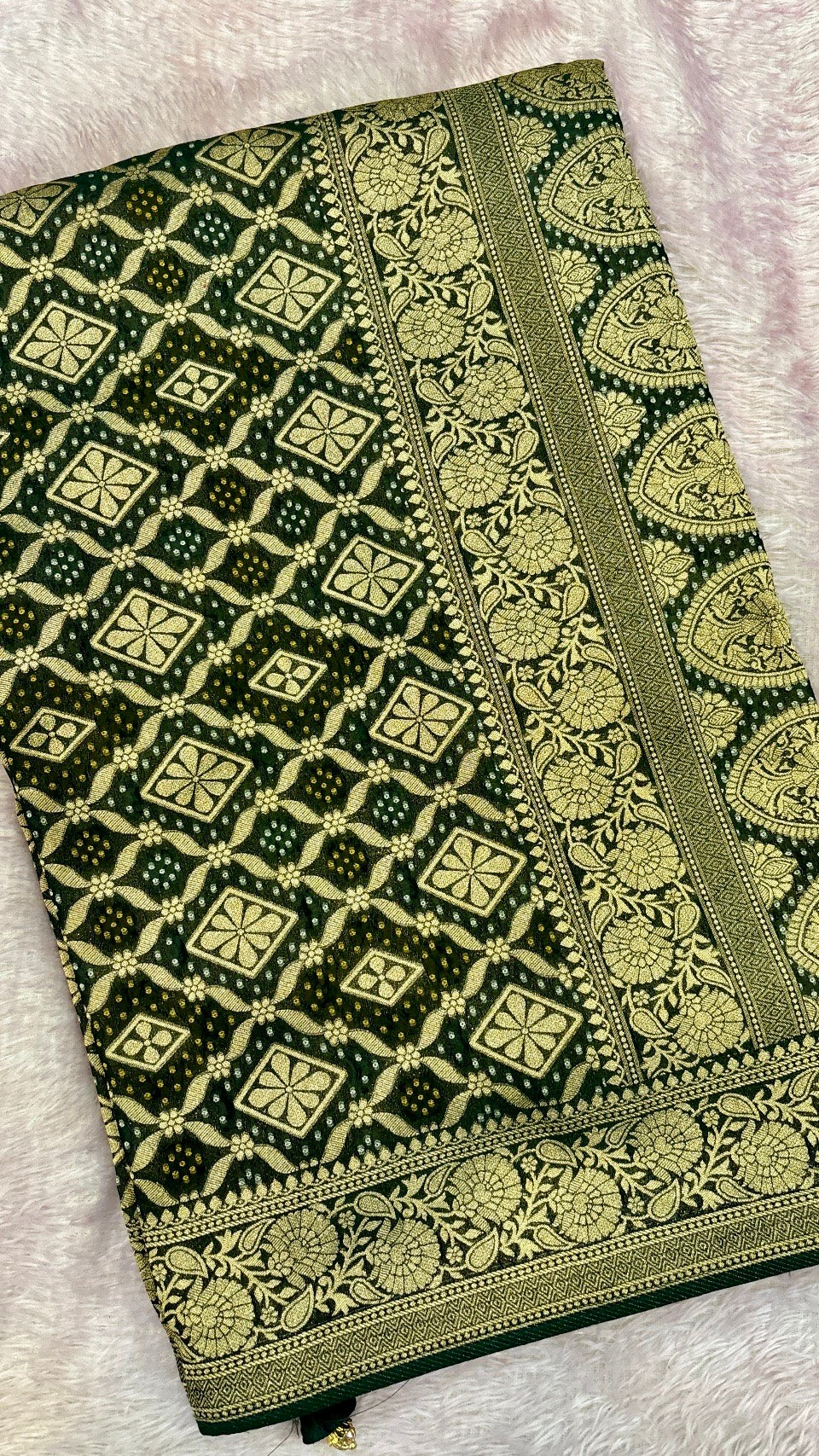 Traditional Khadi Georgette Banarasi Bandhej Saree (Green) 9