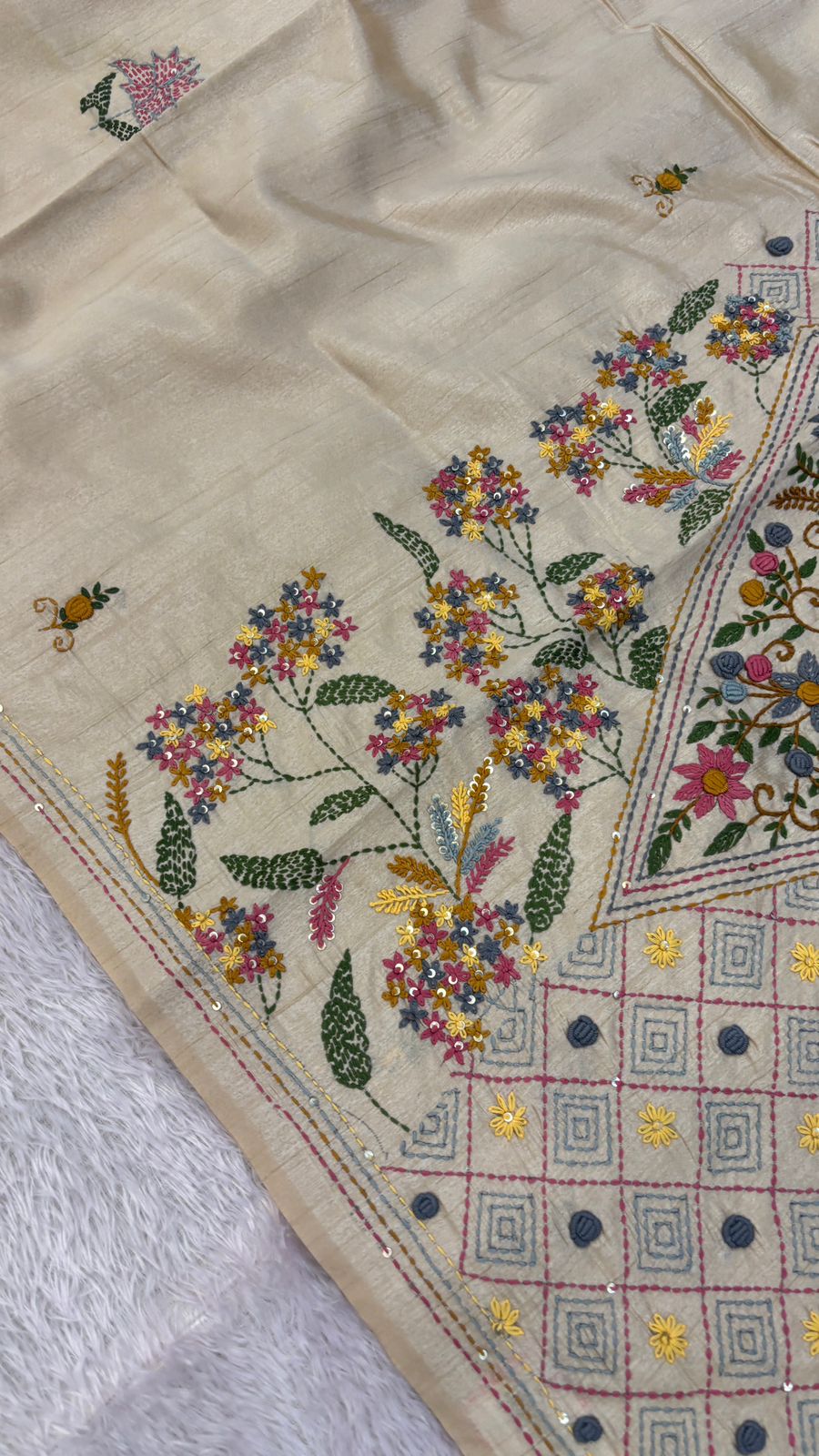 Hand Boutique French Knot Unn Work Saree (Vol.16)