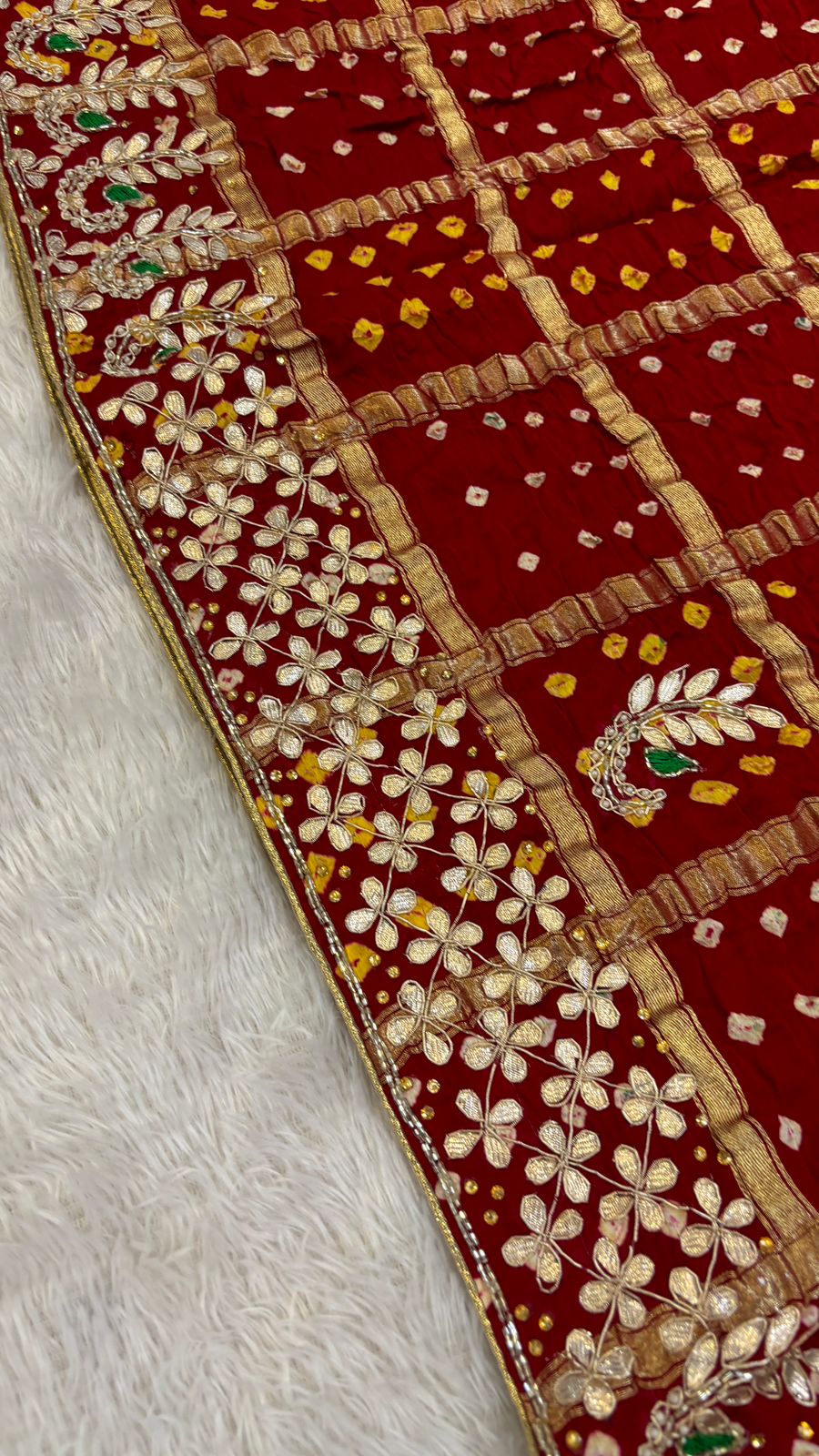 Pure Gaji Silk, Gottapati Handwork Gharchola Saree : Red