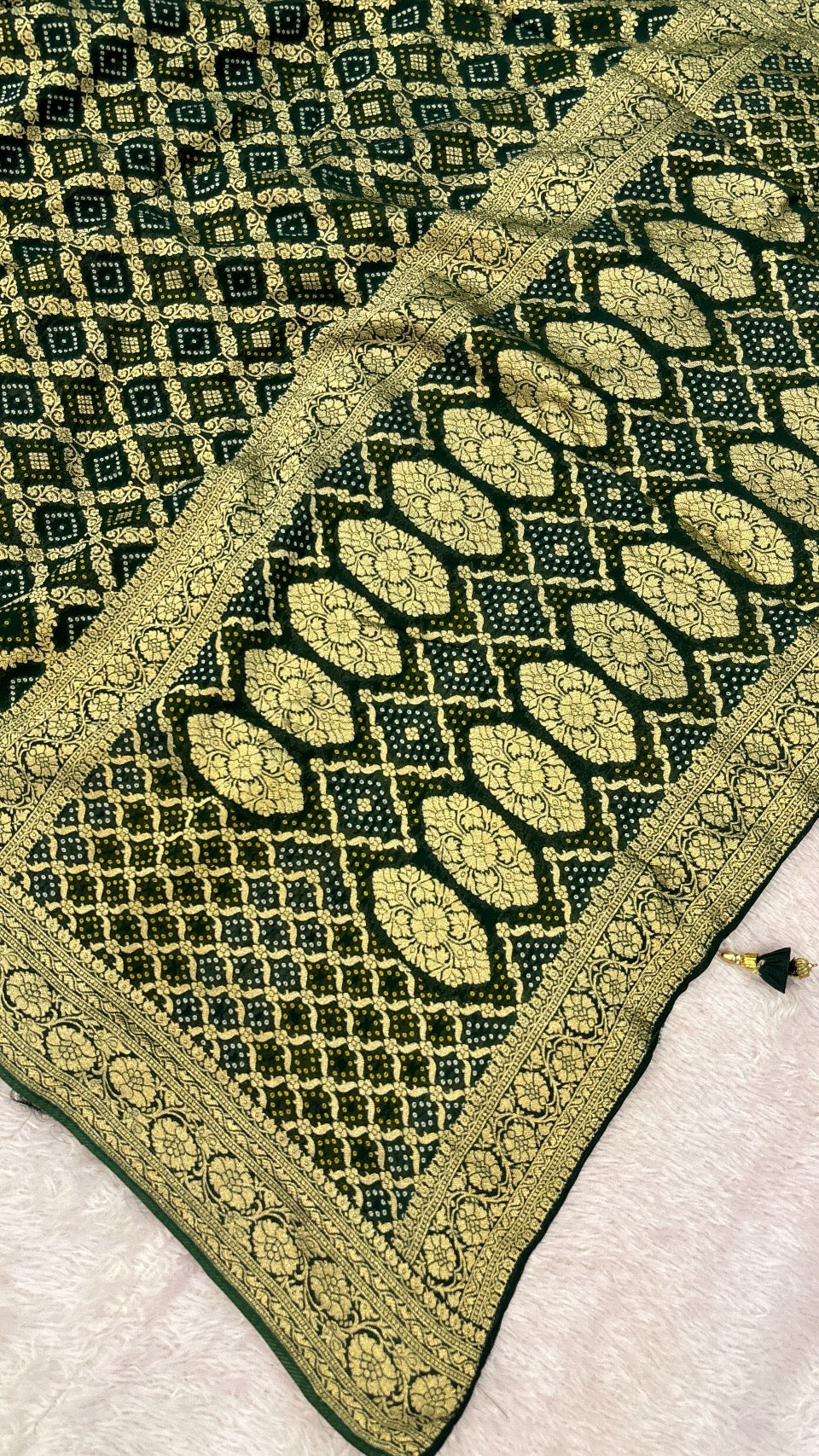 Traditional Khadi Georgette Banarasi Bandhej Saree (Green) 6