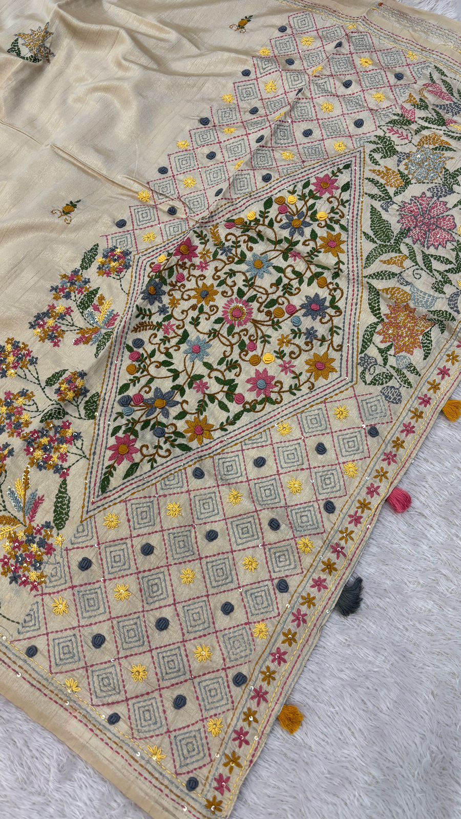 Hand Boutique French Knot Unn Work Saree (Vol.16)