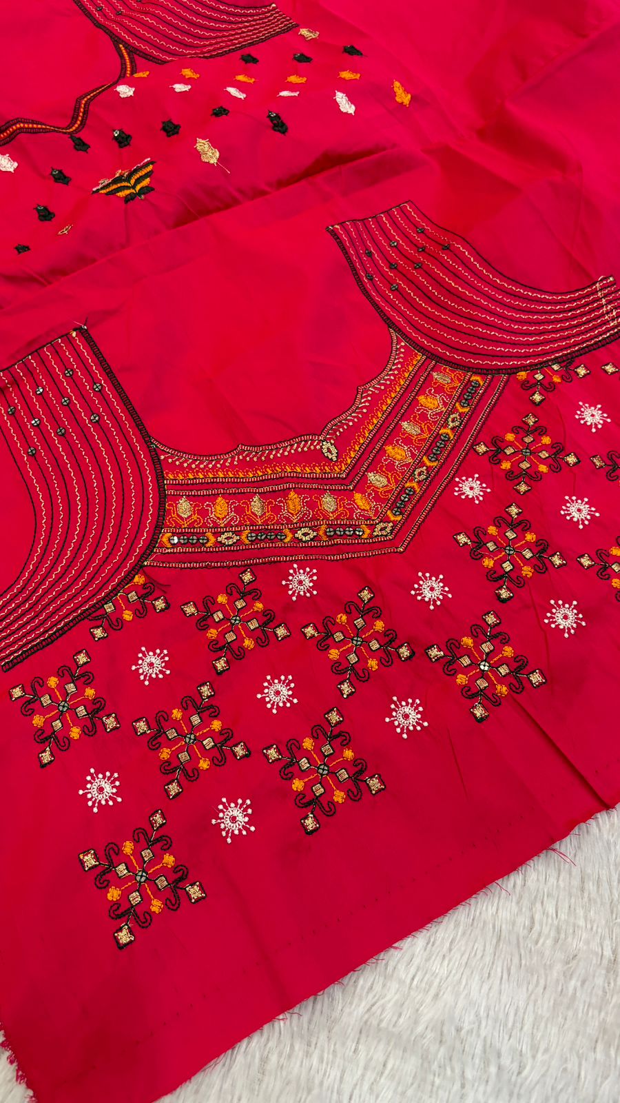 Royal Kutchi Lakhanavi Sarees