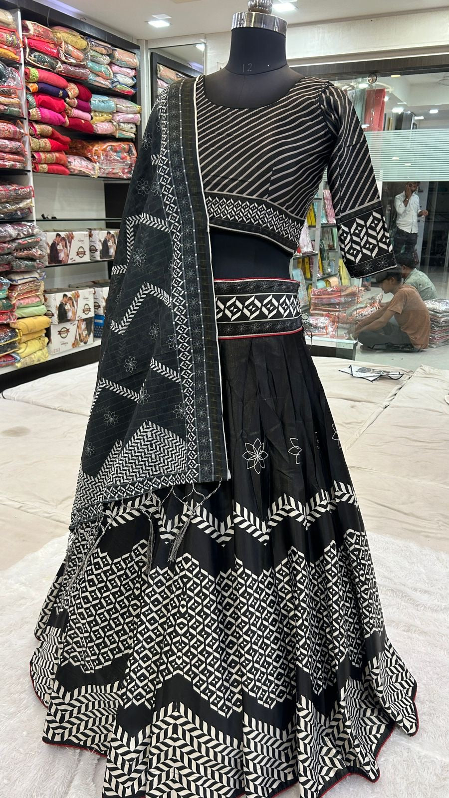 Everbloom Lehariya, 7 Meter Flare Lehanga Choli