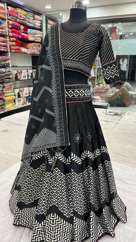 Everbloom Lehariya, 7 Meter Flare Lehanga Choli