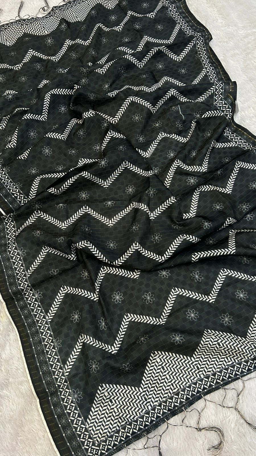 Everbloom Lehariya, 7 Meter Flare Lehanga Choli