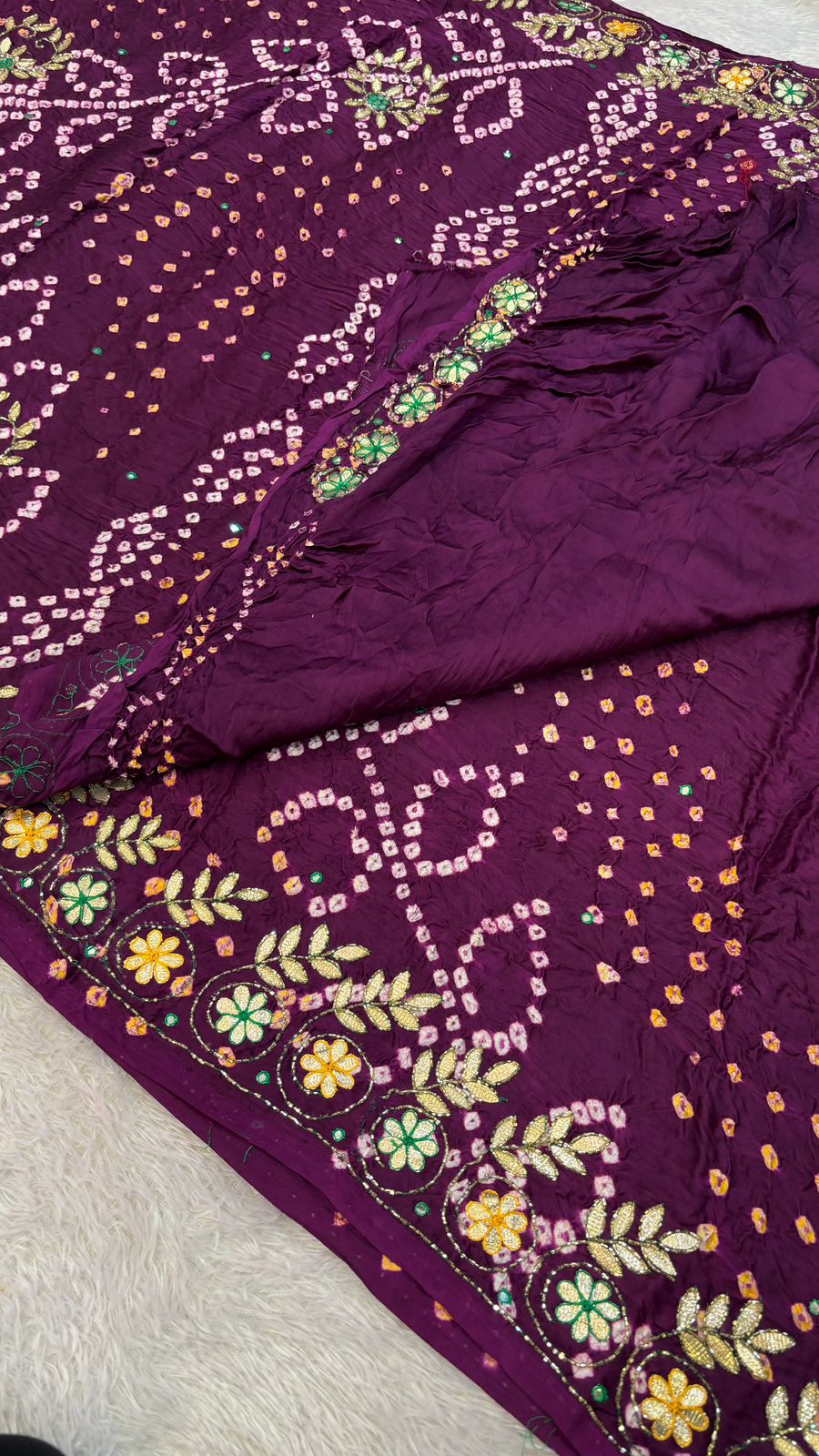 Pure Gaji Silk Handbandhej Gottapatti work Saree (Majanta)