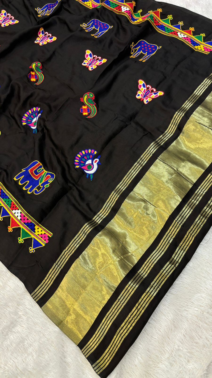 Kutchi Multi Work Duppta with Lagadi Patta - Black