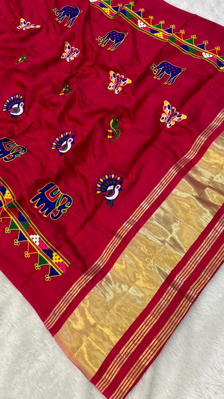 Kutchi Multi Work Duppta with Lagadi Patta - Rani